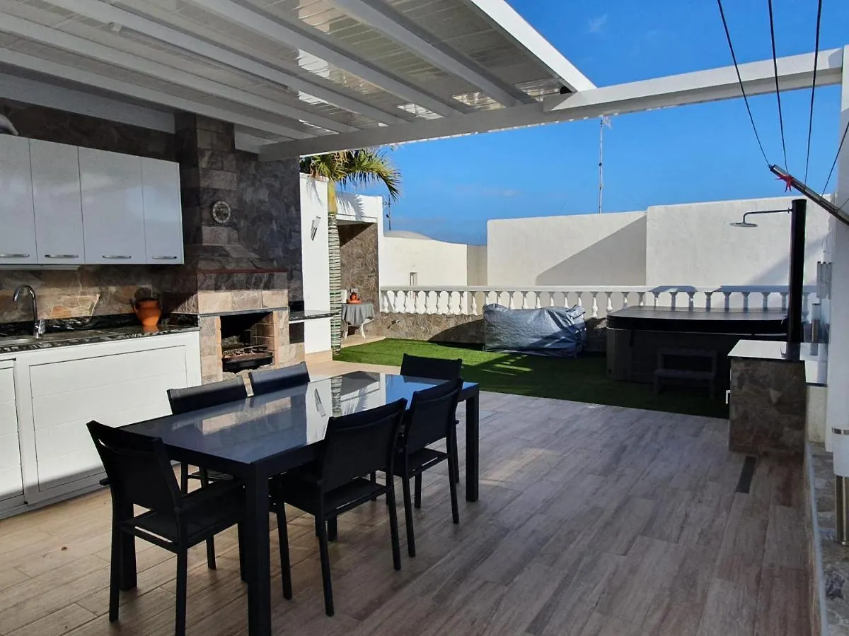 Villa Bungalow Aries Tias Spain